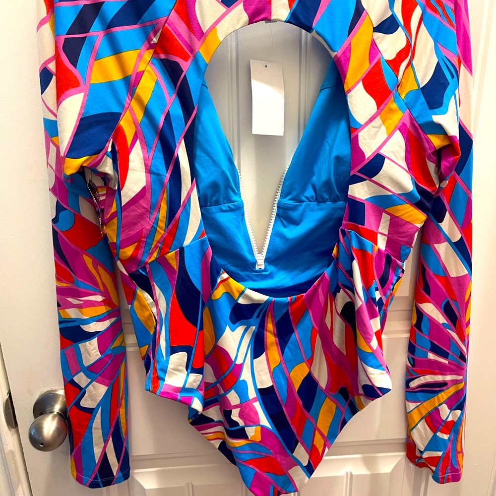 Trina Turk Rio Paddle Suit - Picture 4 of 7